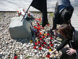 Obete poľskej tragédie si s  pietou uctili aj Prievidžania