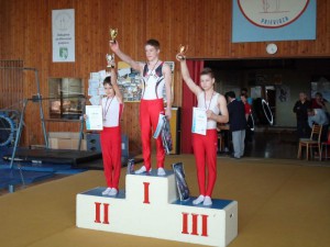 Cenné medaile i prvenstvo pre gymnastov z Elánu. Chlapci súťažili v Prievidzi, dievčatá v Detve a Bratislave