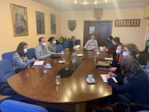 Začali prvé aktivity partnerského projektu Podpora kapacít verejnej správy v okrese Prievidza
